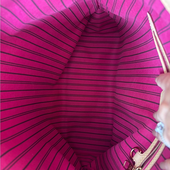 Authentic Louis Vuitton NEW delightful PM discontinued Pink pivone monogram bag - Picture 2 of 13